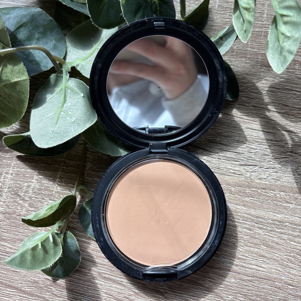 NC25 MAC Studio Fix Powder Plus Foundation Full Size 15g